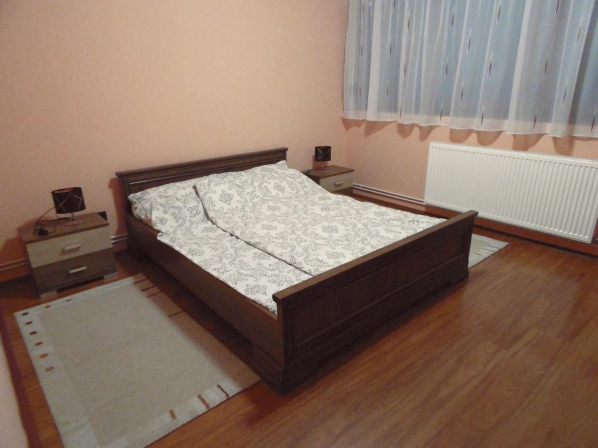 Modern Two Bedroom Flat With Balcony 렌티 외부 사진